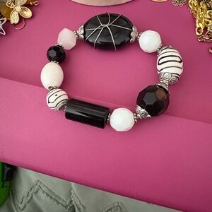 Elegant Black and White Beaded Bracelet